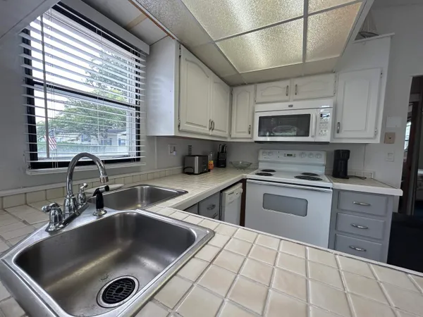 $123,000 | 308 State Route 286, Unit 102, Seabrook, NH 03874