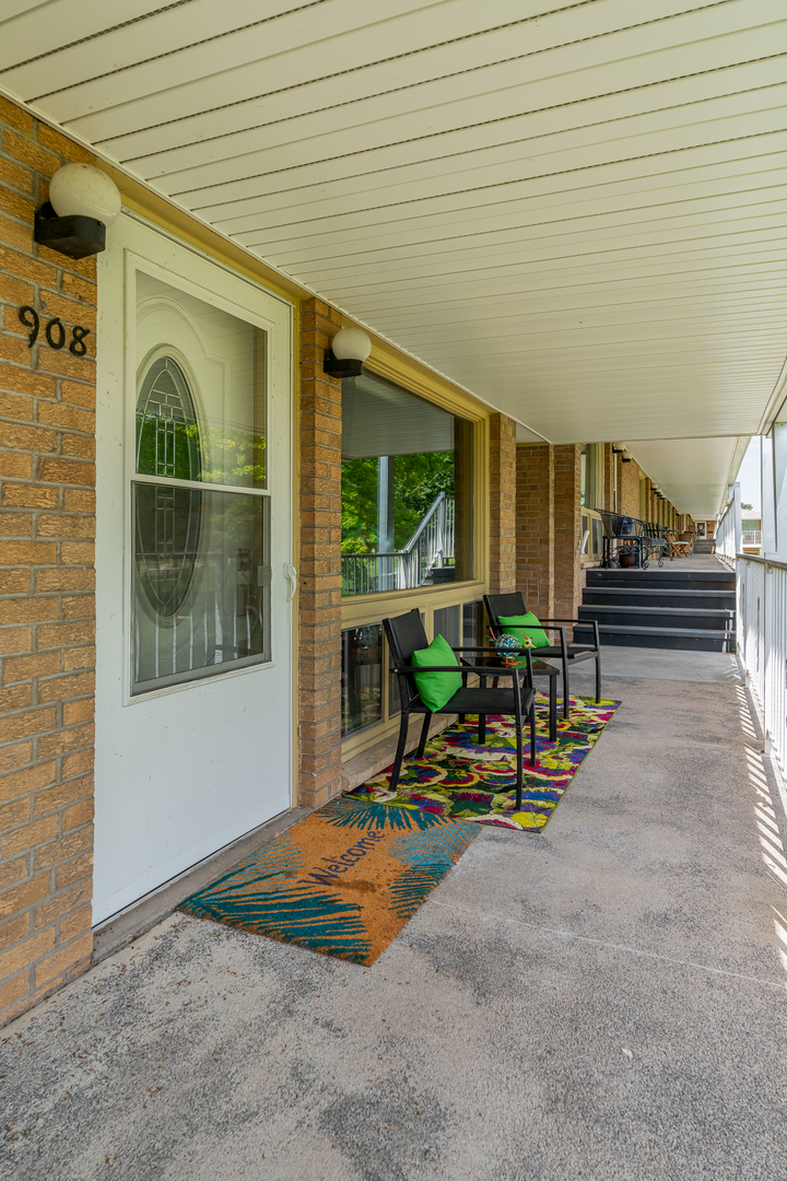 1104 Kimberly Road, Unit 908 Bettendorf, IA 52722 - Photo 3 of 15