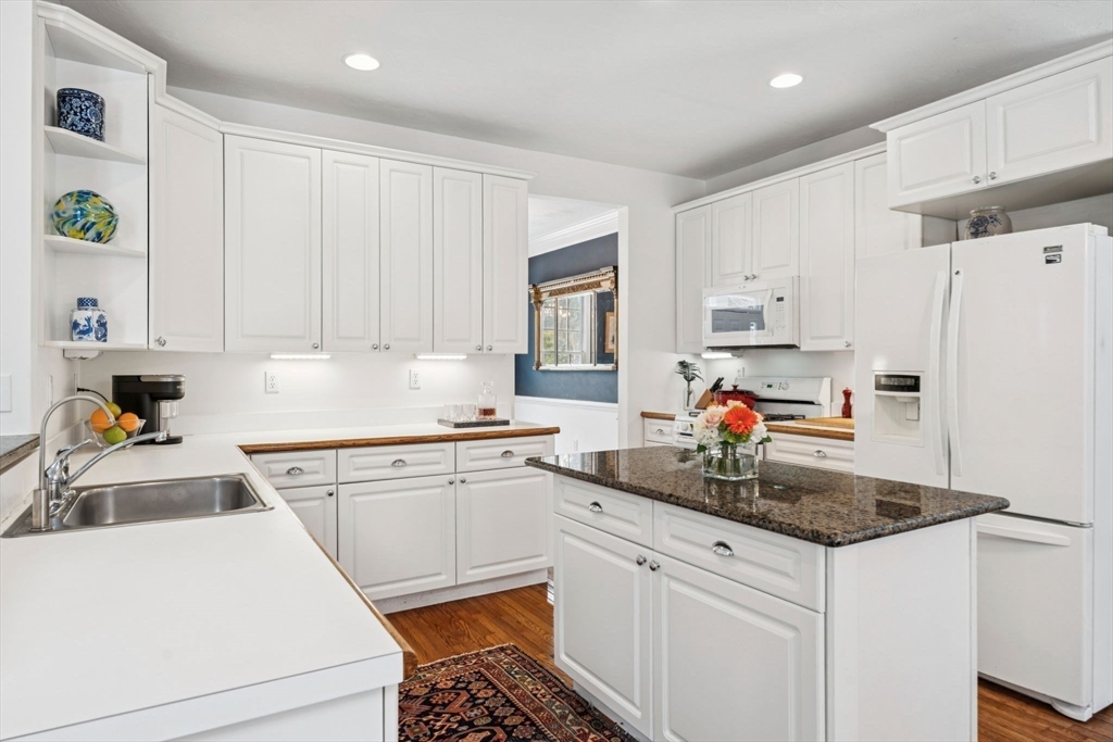 13 Makechnie Road Burlington, MA 01803 - Photo 8 of 33 Gallery Image 8