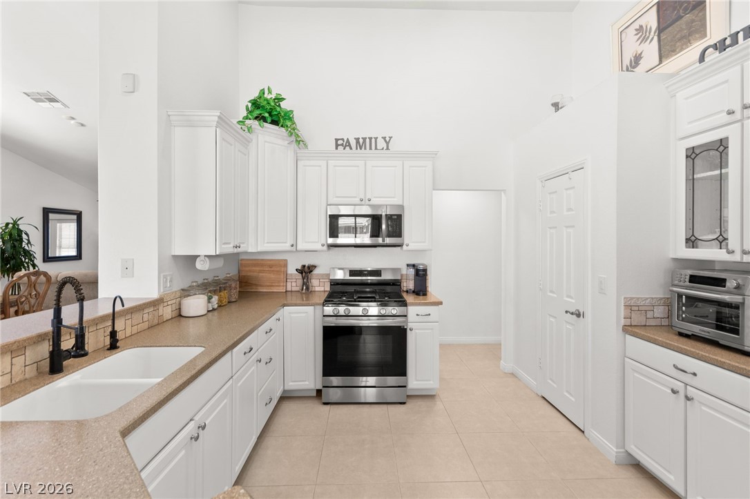 305 Redondo Street Henderson, NV 89014 - Photo 3 of 53