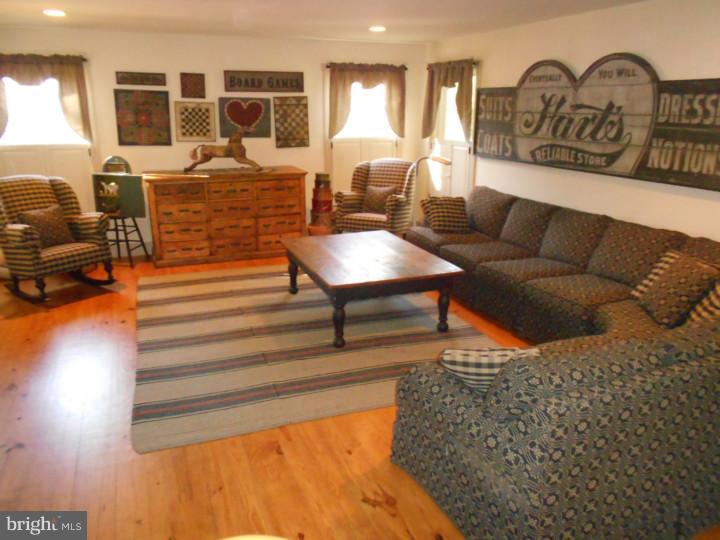 3 Oak Ridge Lane Sewell, NJ 08080 - Photo 7 of 23 Family Room