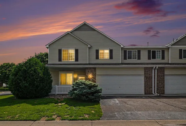 $2,300 | 130 River Woods Drive West, St. Paul Park, MN 55071