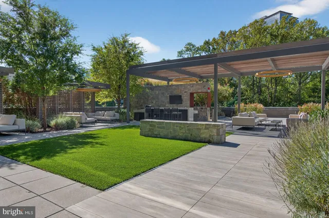 $1,599,000 | 7887 Jones Branch Drive, Unit 702, McLean, VA 22102