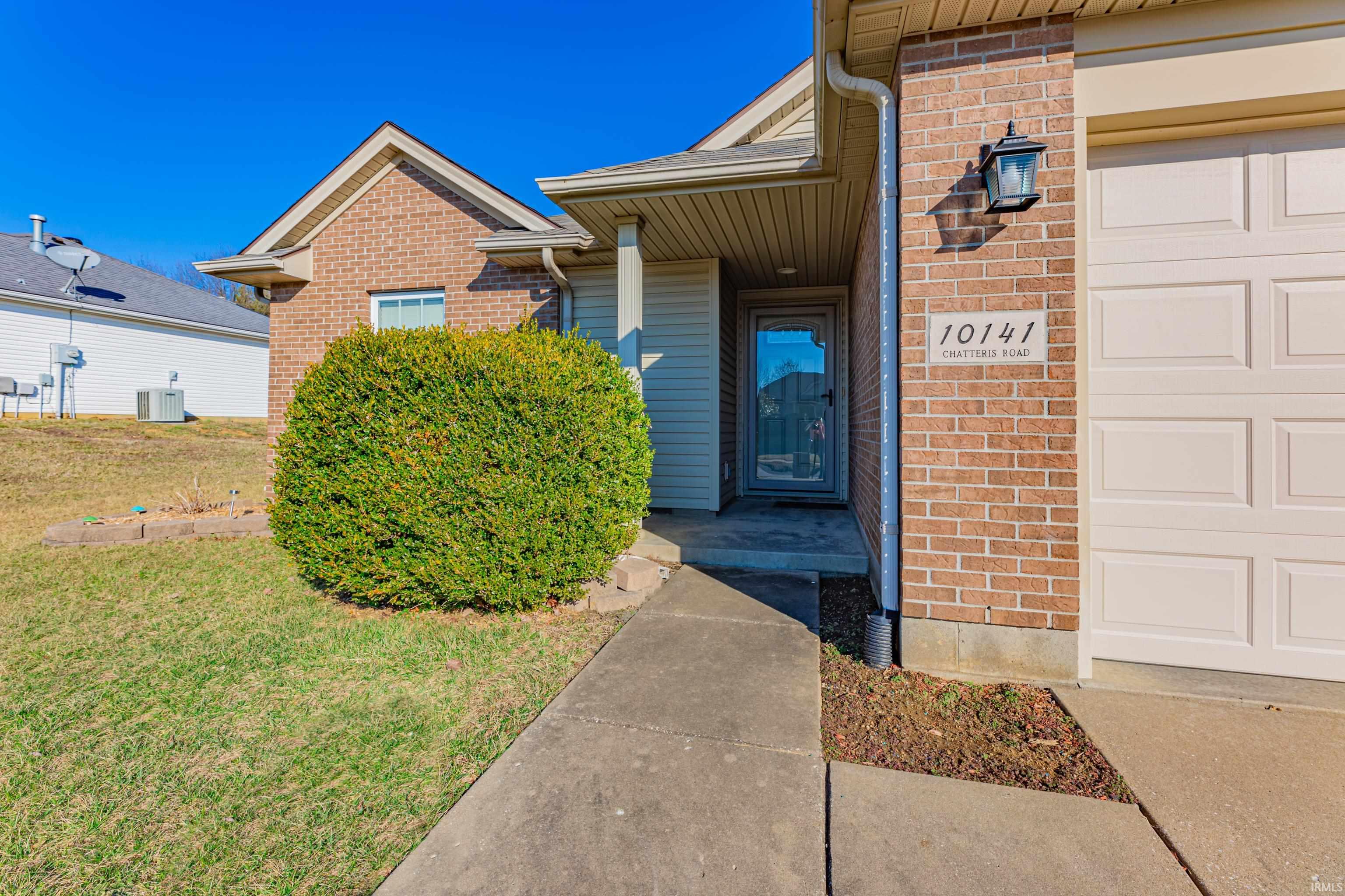 10141 Chatteris Road Evansville, IN 47725 - Photo 4 of 31