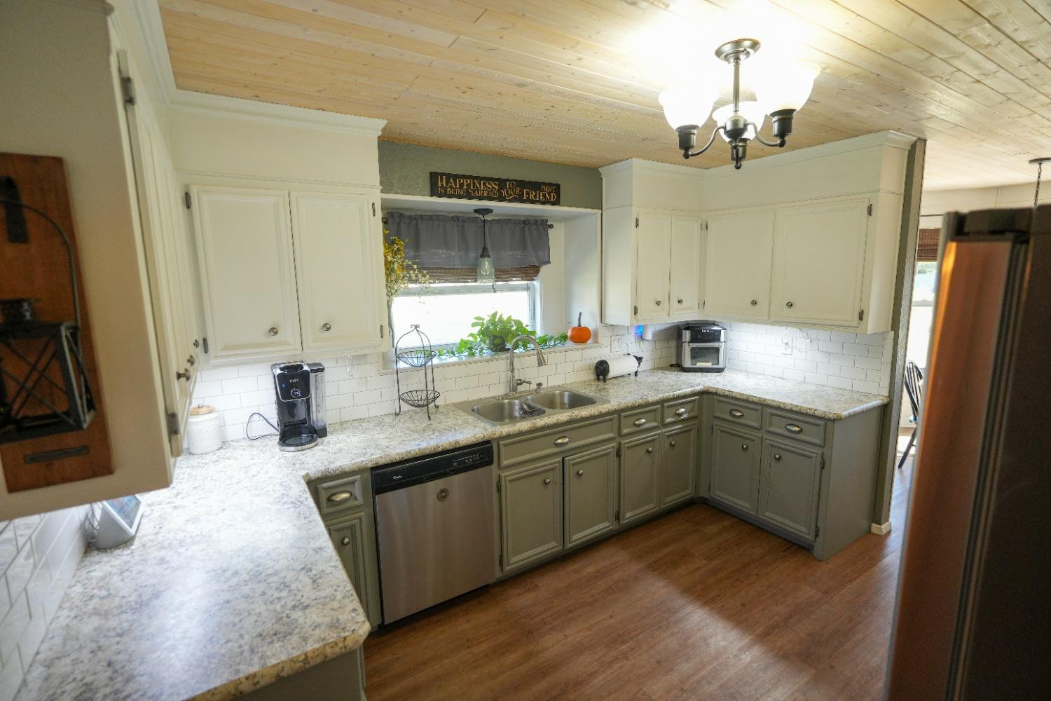 914 Robin Road Levelland, TX 79336 - Photo 11 of 36 Photo 11