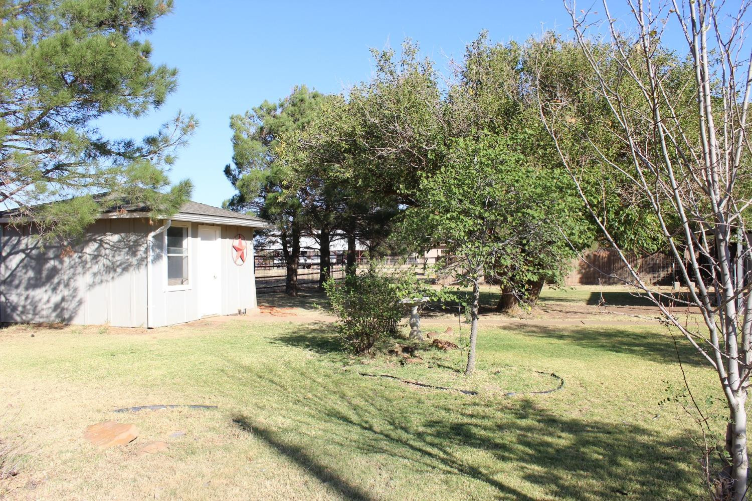 914 Robin Road Levelland, TX 79336 - Photo 29 of 36 Photo 29