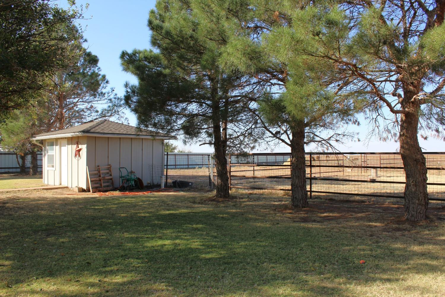 914 Robin Road Levelland, TX 79336 - Photo 33 of 36 Photo 33