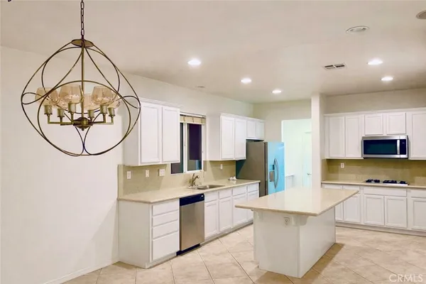 $3,800 | 27830 Cirrus Circle, Corona, CA 92883