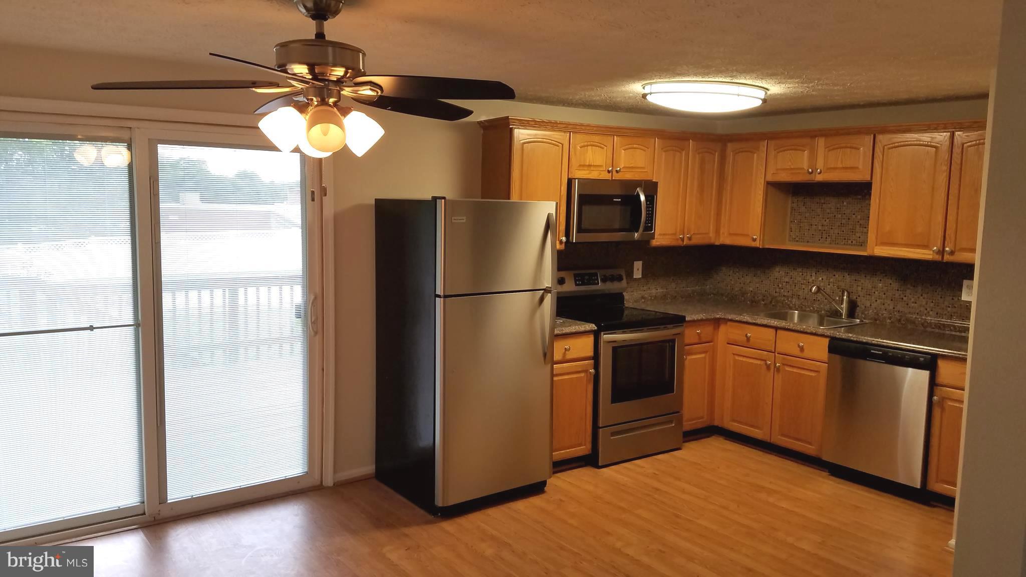 112 Sandhill Road Baltimore, MD 21221 - Photo 3 of 15 Kitchen