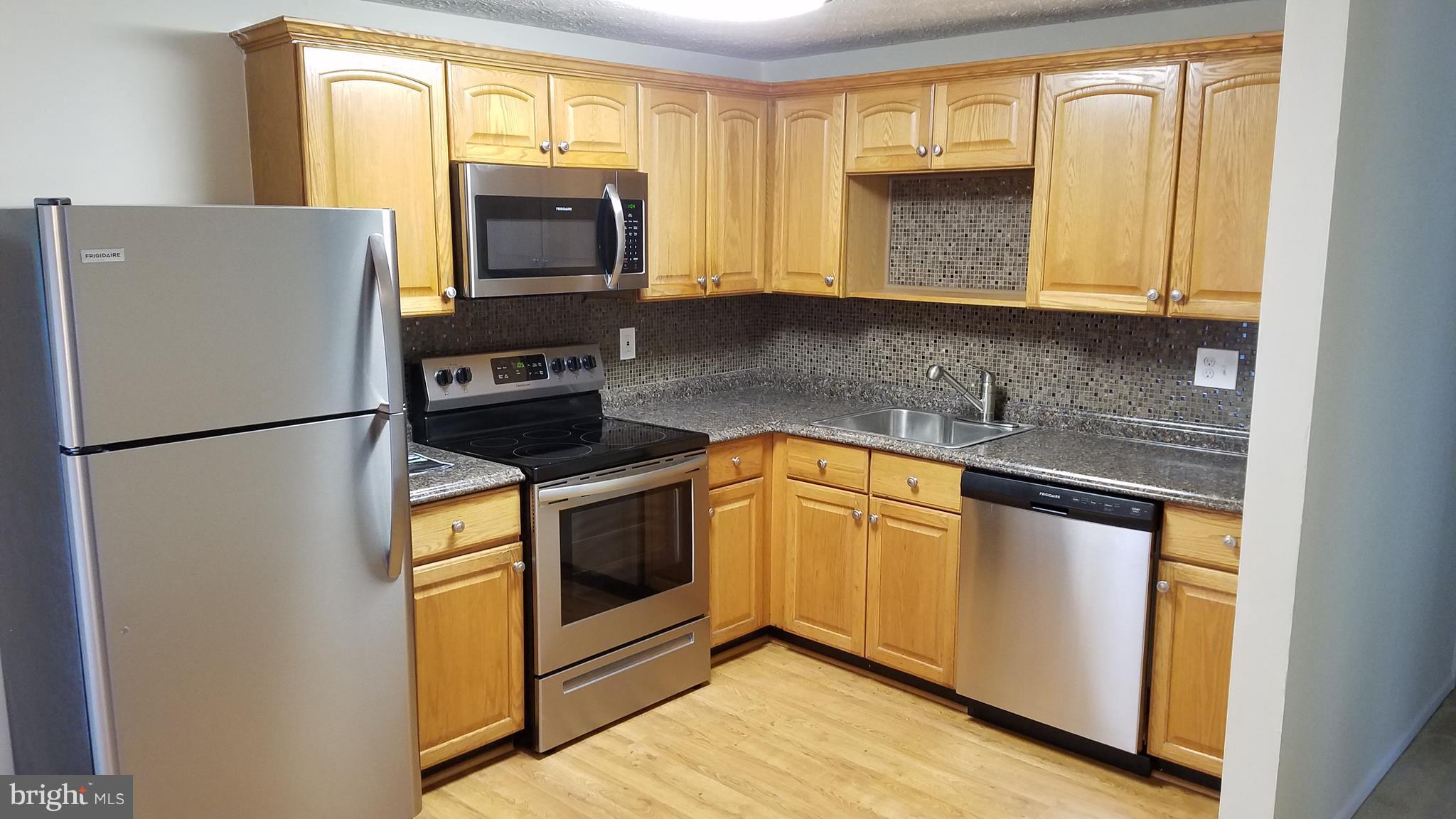112 Sandhill Road Baltimore, MD 21221 - Photo 4 of 15 Kitchen