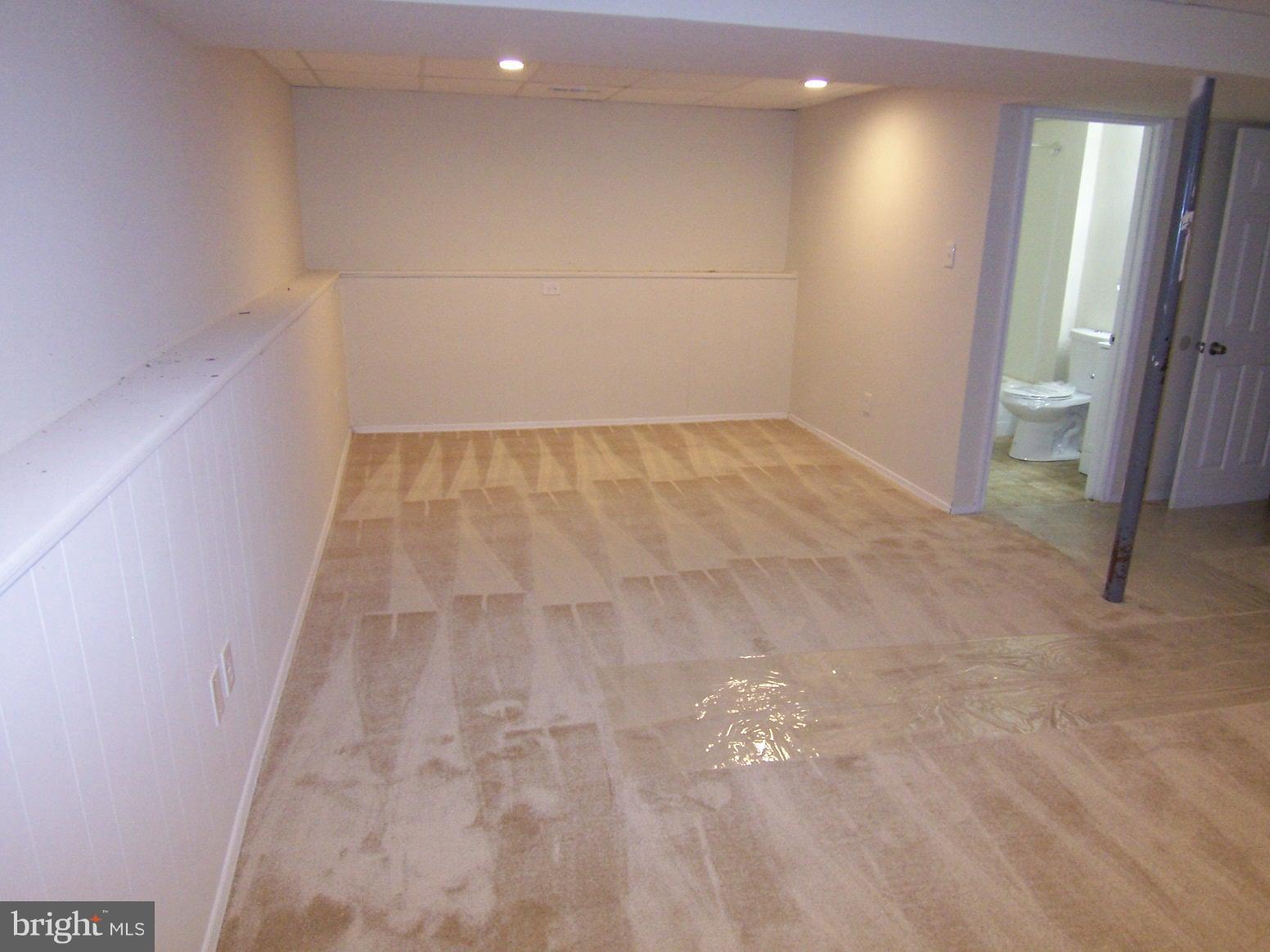 112 Sandhill Road Baltimore, MD 21221 - Photo 10 of 15 Family Room