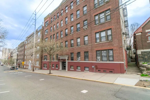 $2,100 | 331 79th Street, Unit 2, North Bergen, NJ 07047