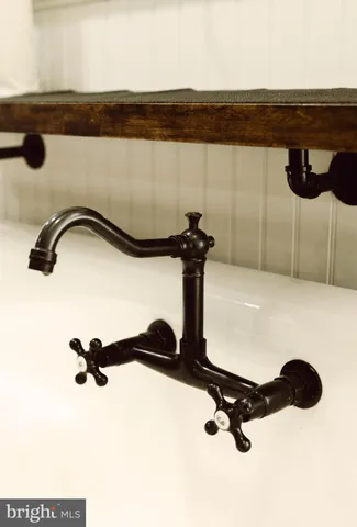 a view of walk in closet