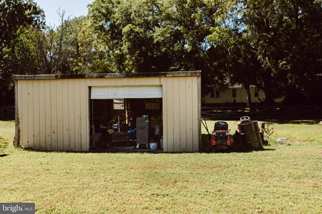 a view of washer and dryer