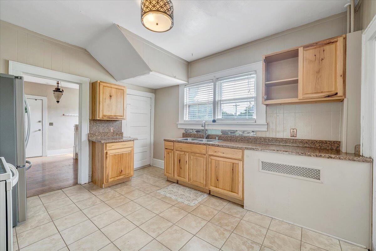1002 Howbert Avenue Southwest Roanoke, VA 24015 - Photo 12 of 29 17-MIB01518
