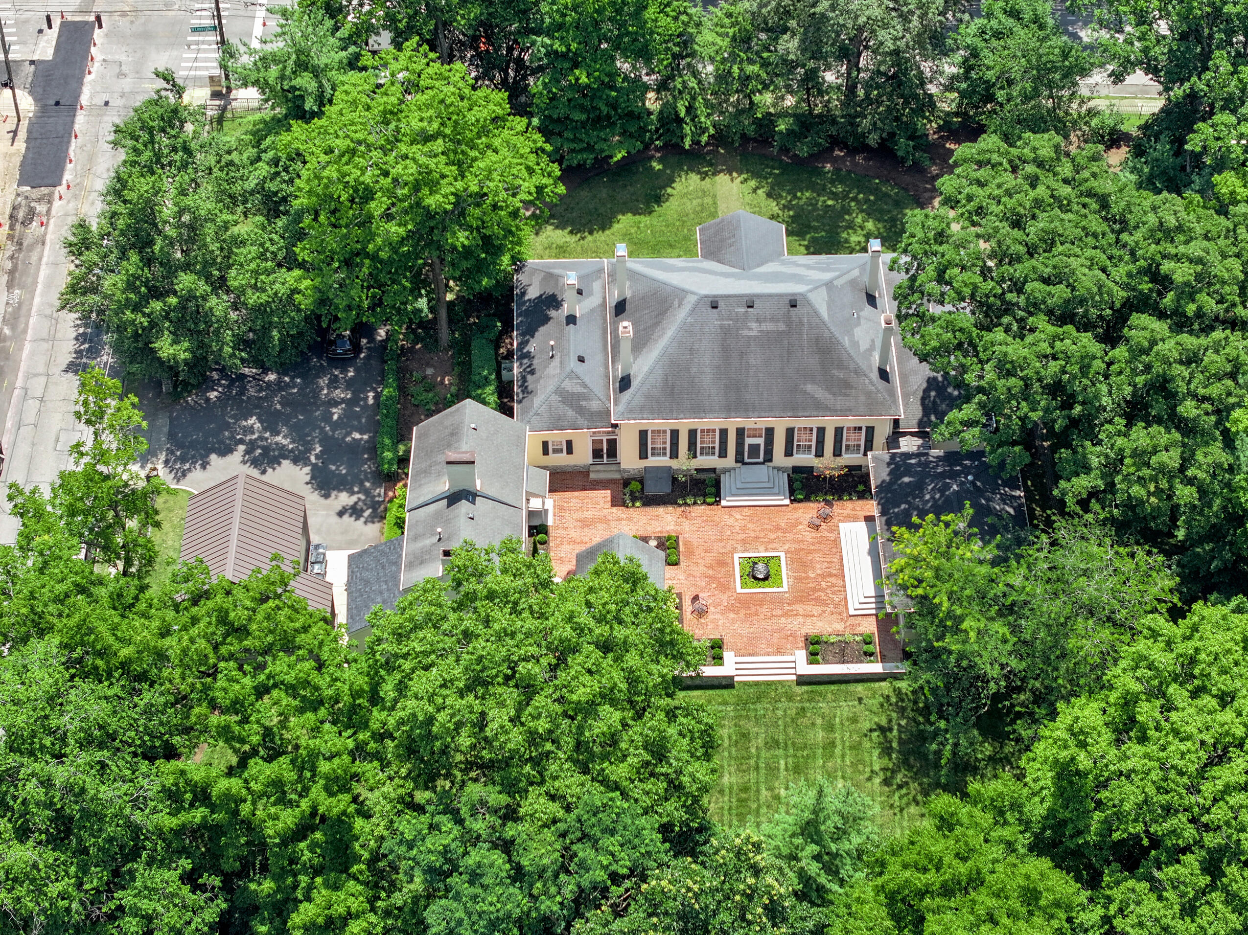 461 North Limestone Lexington, KY 40508 - Photo 107 of 112 DJI_20250702125821_0655_D
