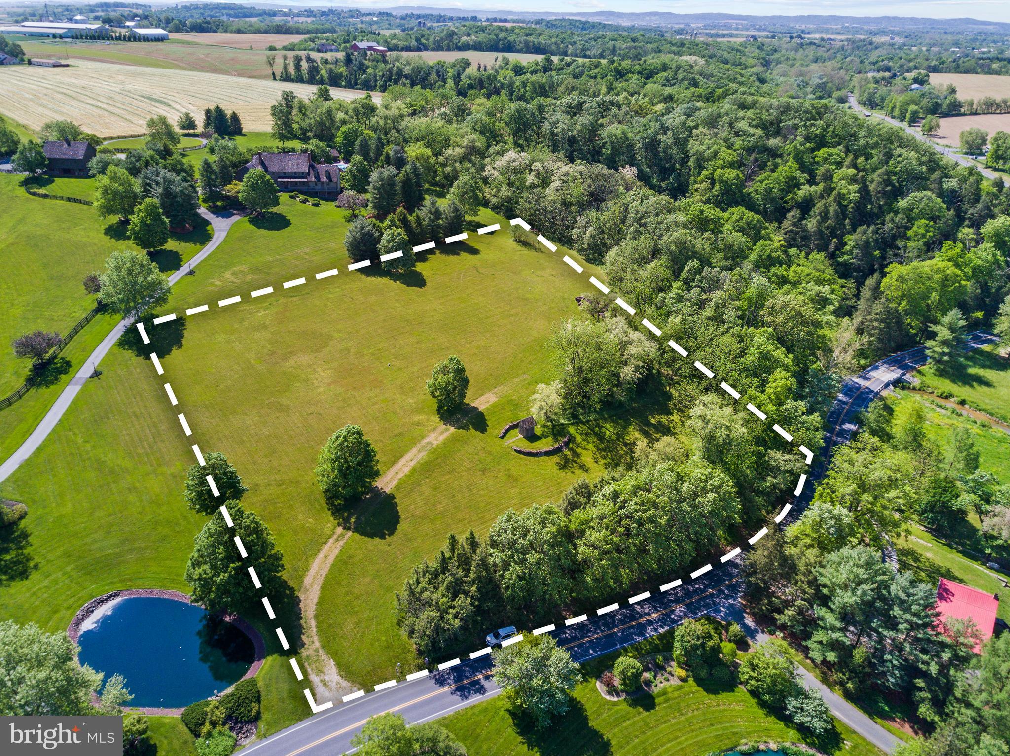 3571 Meadow View Road Manheim, PA 17545 - Photo 2 of 11 a view of a garden