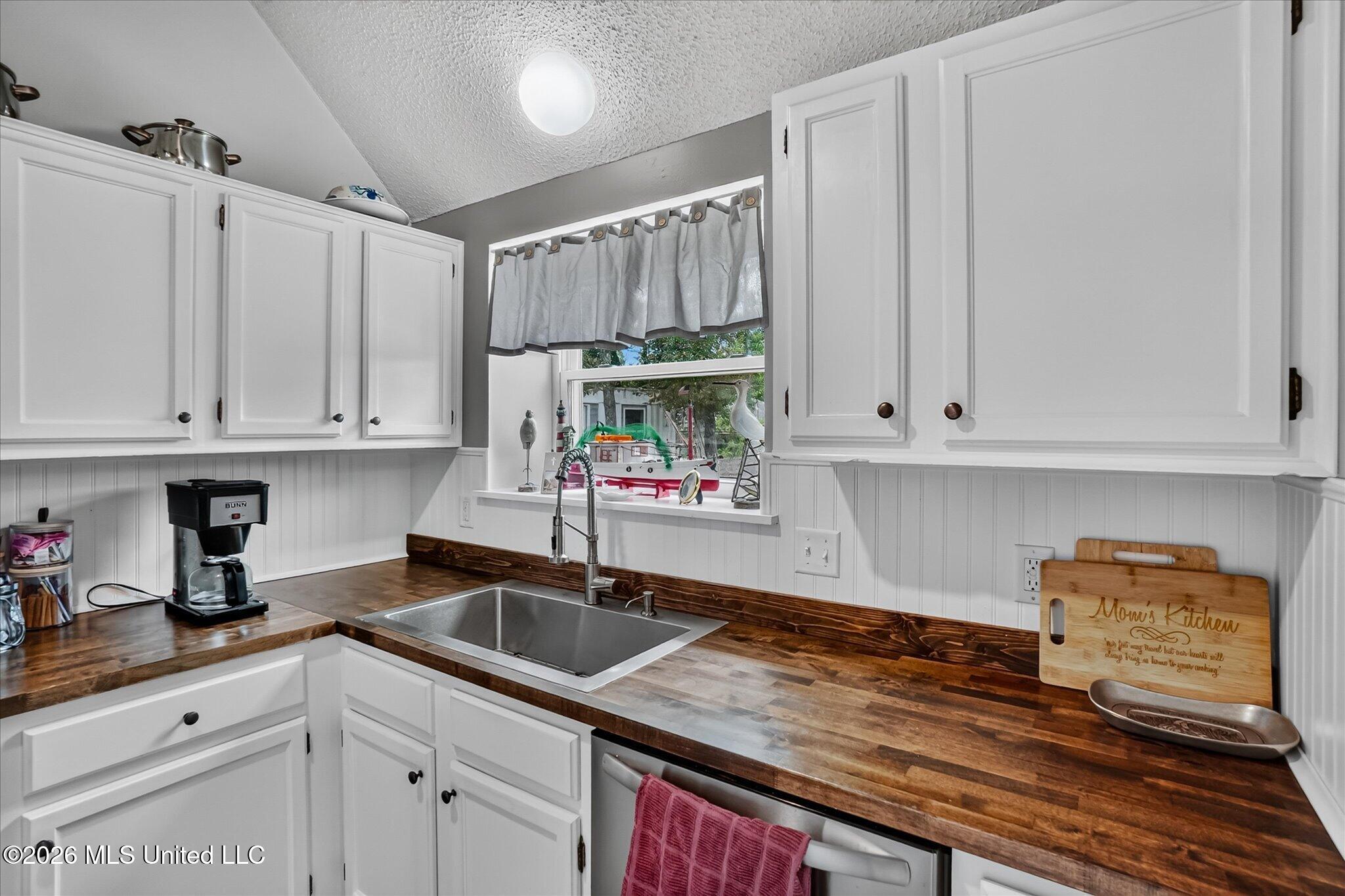 9211 Pointe Aux Chenes Road Ocean Springs, MS 39564 - Photo 10 of 57 Kitchen