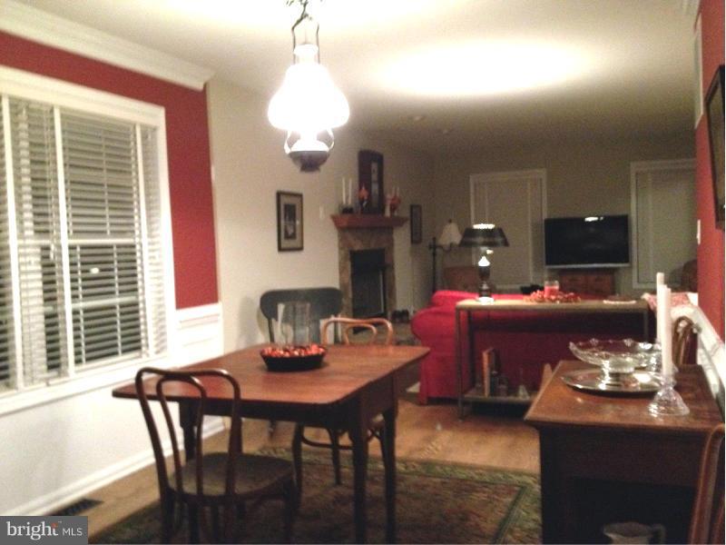 6028 Pilgrims Rest Road Broad Run, VA 20137 - Photo 10 of 29 Dinning room looking into living room