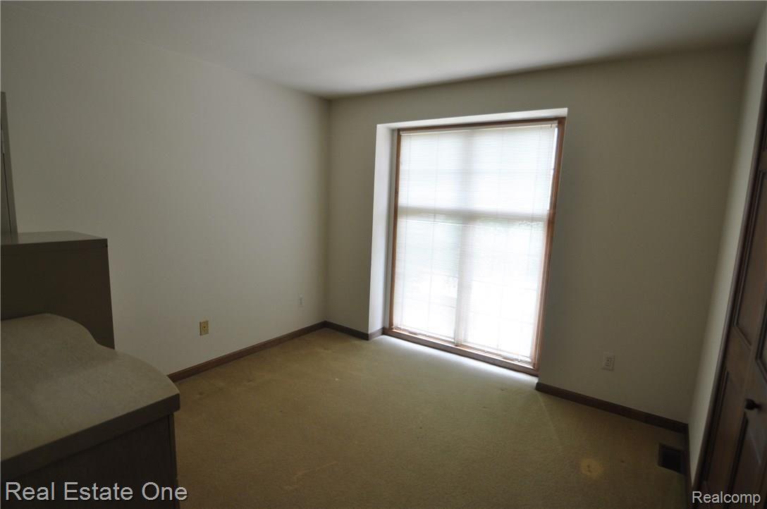 1803 Quincy Drive Rochester, MI 48306 - Photo 13 of 27 12.JPG