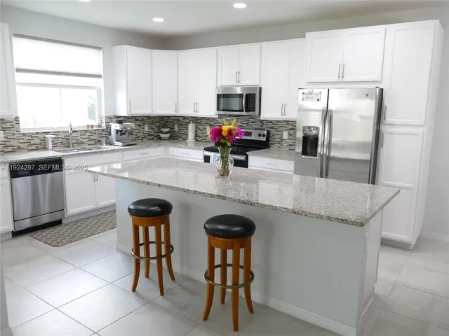 $4,500 | 5215 Golden Eagle Terrace, Davie, FL 33314