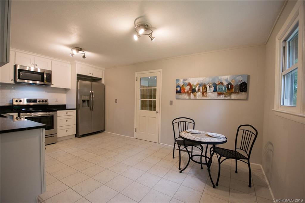 8 Fair Oaks Road Arden, NC 28704 - Photo 8 of 19 Gallery Image 8