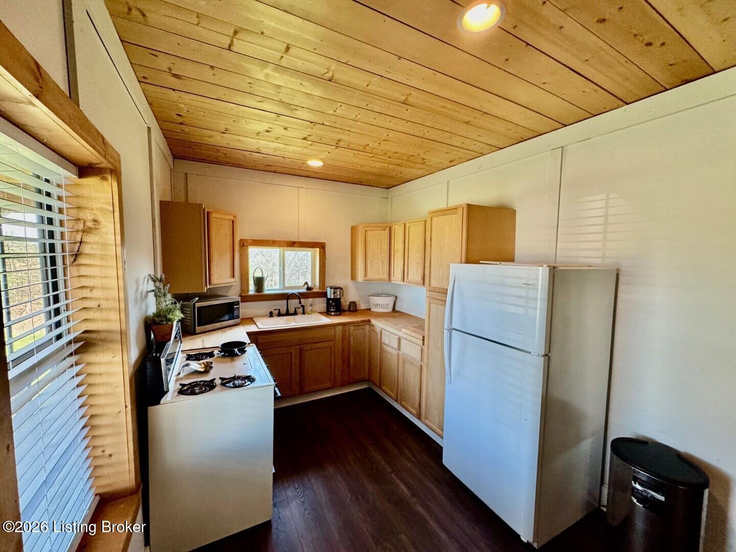2262 Baker Ridge Road Willisburg, KY 40078 - Photo 7 of 28 007_Kitchen