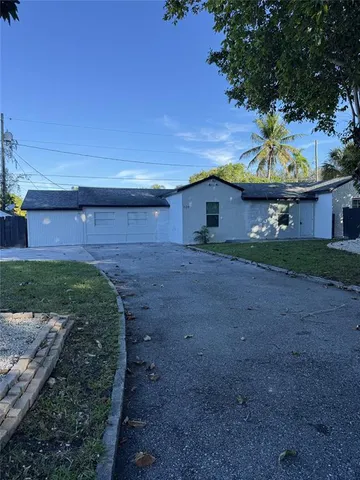 $2,800 | 909 36th Street, West Palm Beach, FL 33407