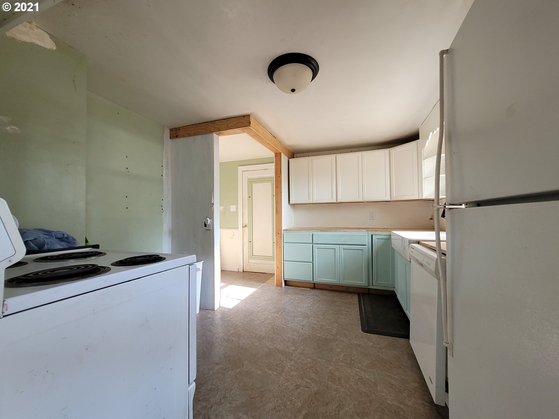 140 South 51st Street Springfield, OR 97478 - Photo 7 of 22