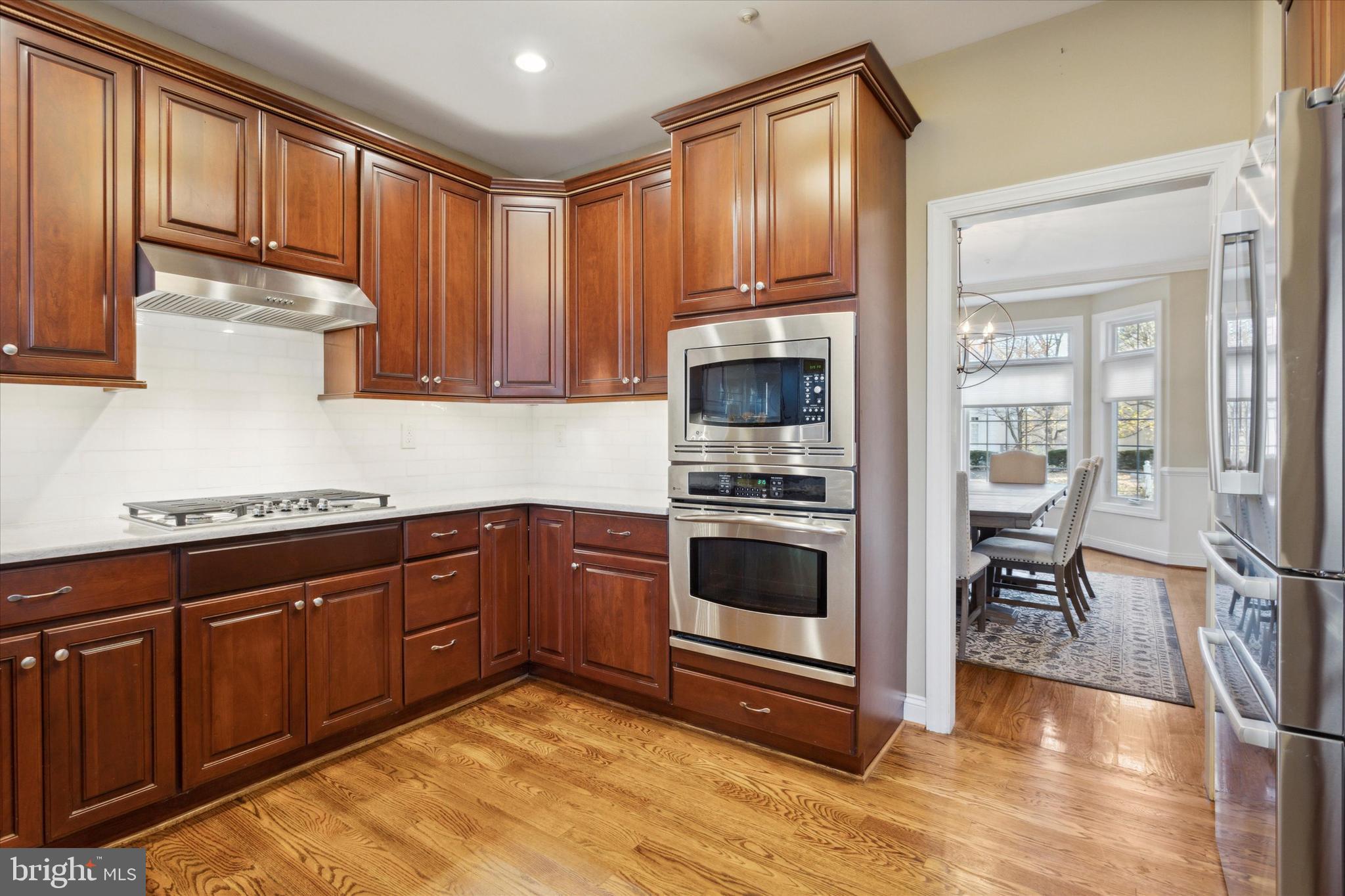 19 Ridgeview Road Newtown Square, PA 19073 - Photo 17 of 52 Stainless steel GE Profile appliances