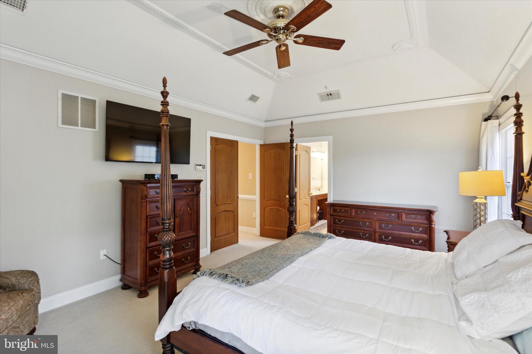 19 Ridgeview Road Newtown Square, PA 19073 - Photo 26 of 52 Ceiling fan & neutral carpeting