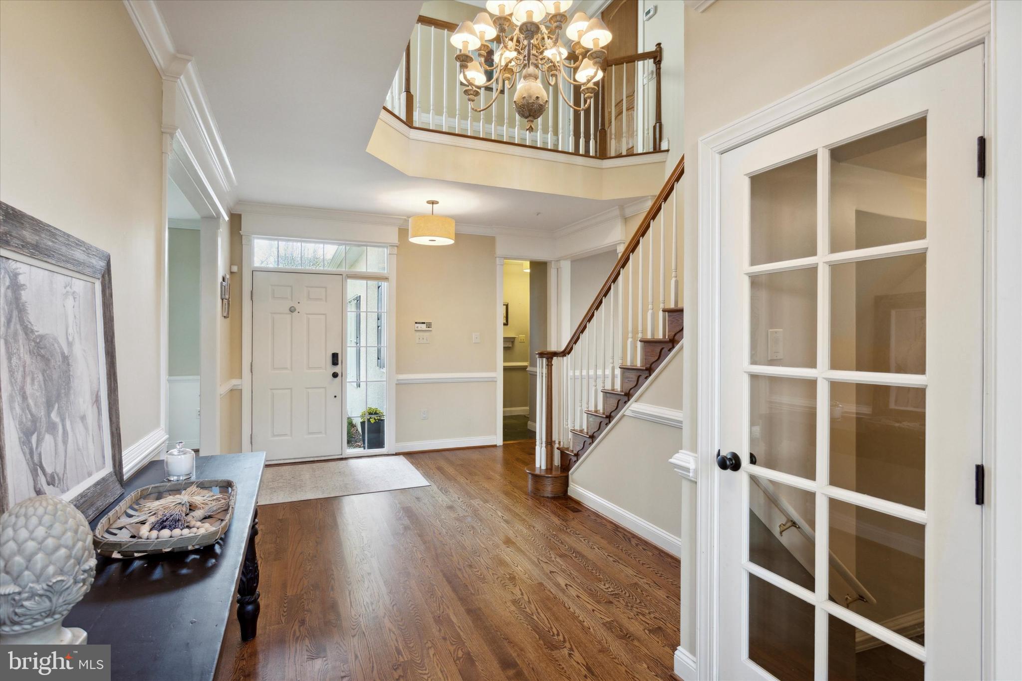 19 Ridgeview Road Newtown Square, PA 19073 - Photo 3 of 52 2 Story entry Beautiful hardwood floors & millwork