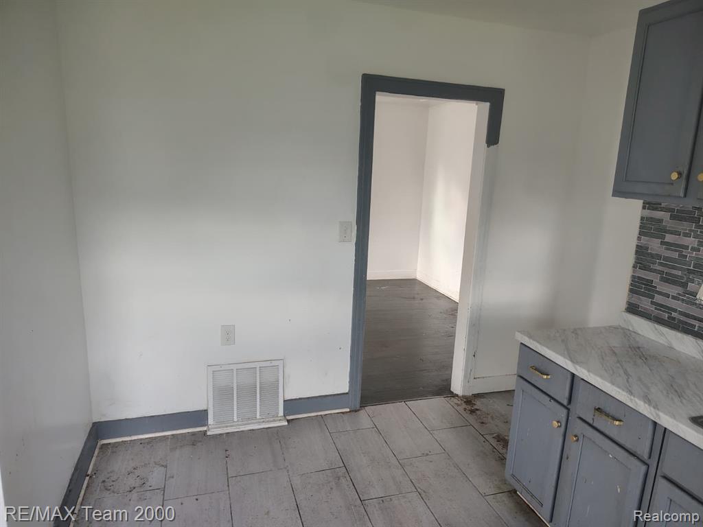 8860 Appoline Street Detroit, MI 48228 - Photo 24 of 45