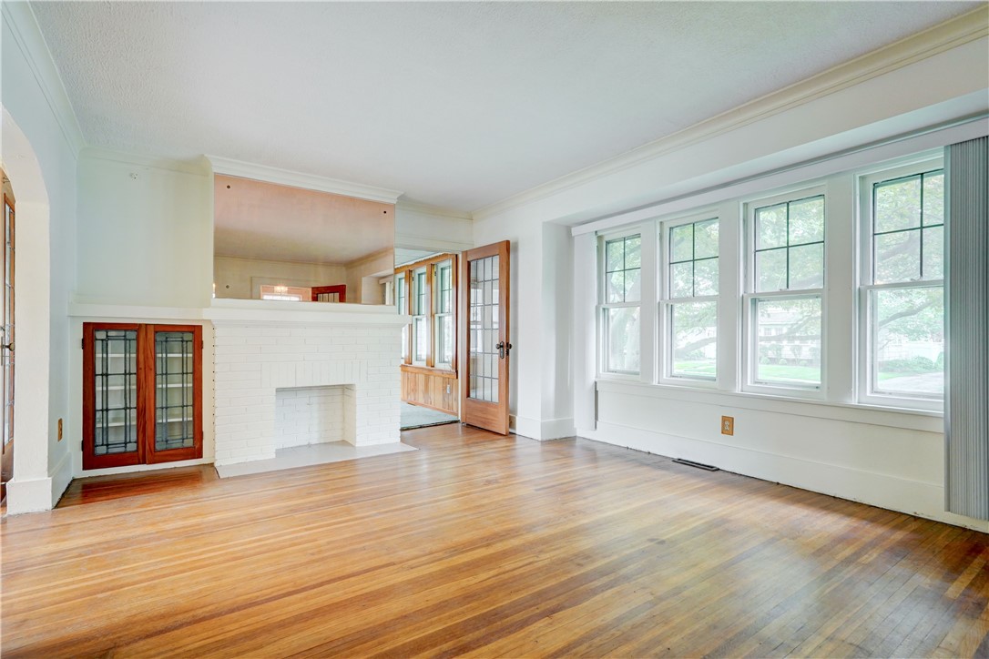 151 Hurstbourne Road Irondequoit, NY 14609 - Photo 3 of 38 Gallery Image 3