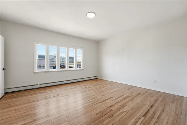 $2,800 | 212 Seaview Avenue, Unit 2, Jersey City, NJ 07305