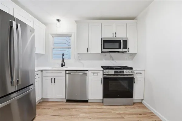 $2,800 | 212 Seaview Avenue, Unit 2, Jersey City, NJ 07305