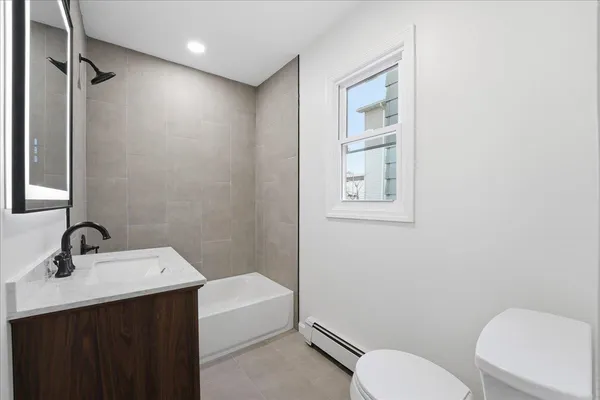 $2,800 | 212 Seaview Avenue, Unit 2, Jersey City, NJ 07305