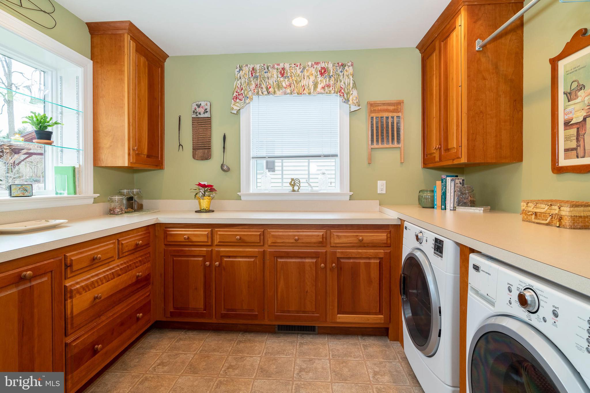 114 East 4th Avenue Lititz, PA 17543 - Photo 19 of 57 Laundry room