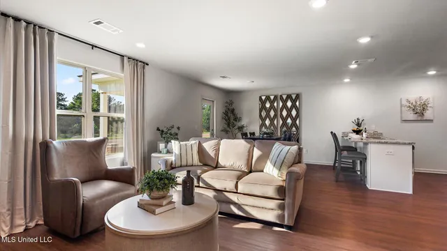 $249,900 | 605 Cedar Place, Pearl, MS 39208