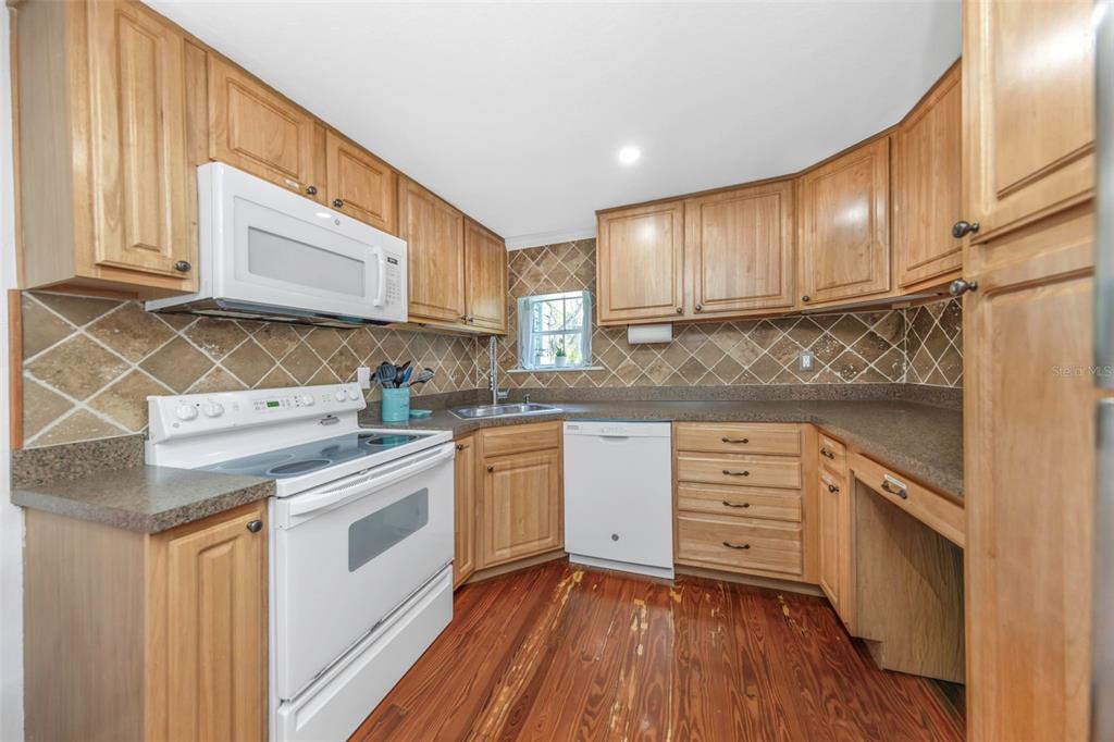 414 Tampa Road Palm Harbor, FL 34683 - Photo 8 of 45