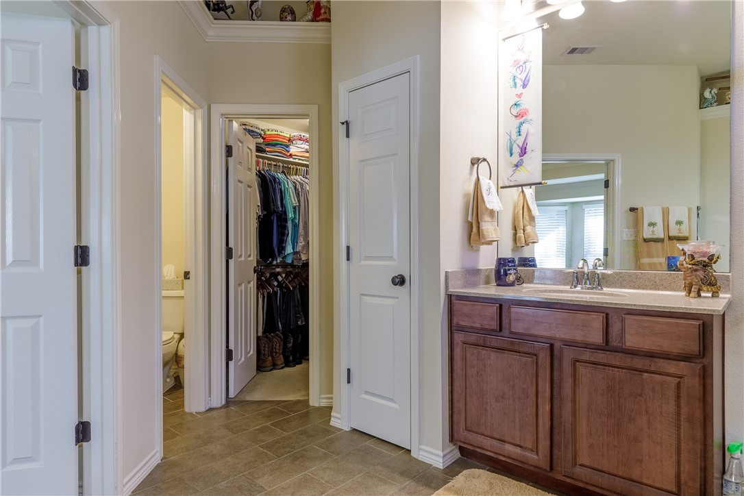 305 Hogan Portland, TX 78374 - Photo 22 of 40