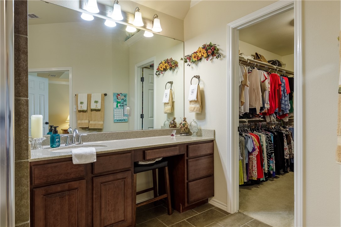 305 Hogan Portland, TX 78374 - Photo 23 of 40