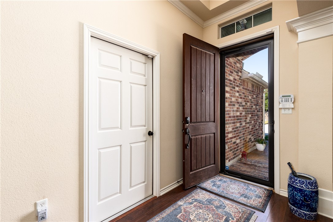 305 Hogan Portland, TX 78374 - Photo 3 of 40