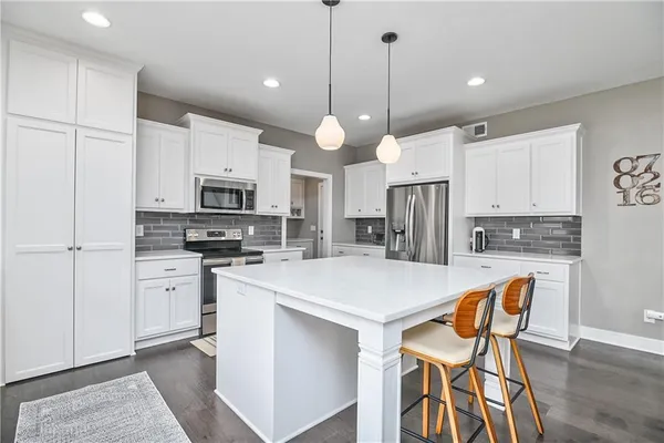 $595,000 | 1500 Northwest 59 Street, Kansas City, MO 64118