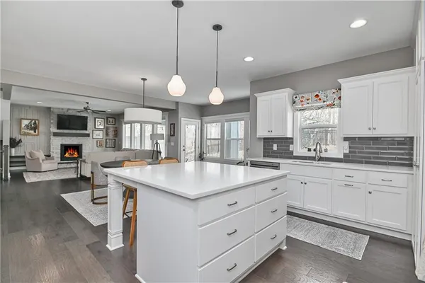 $595,000 | 1500 Northwest 59 Street, Kansas City, MO 64118