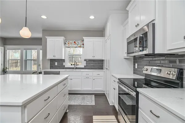 $595,000 | 1500 Northwest 59 Street, Kansas City, MO 64118