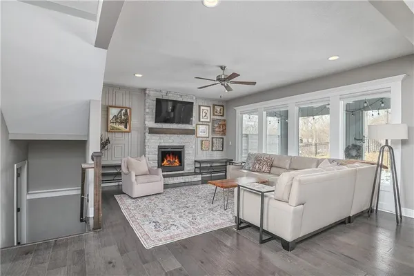 $595,000 | 1500 Northwest 59 Street, Kansas City, MO 64118