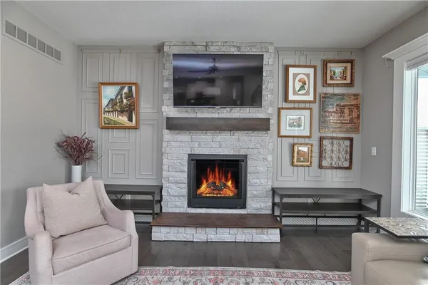 $595,000 | 1500 Northwest 59 Street, Kansas City, MO 64118