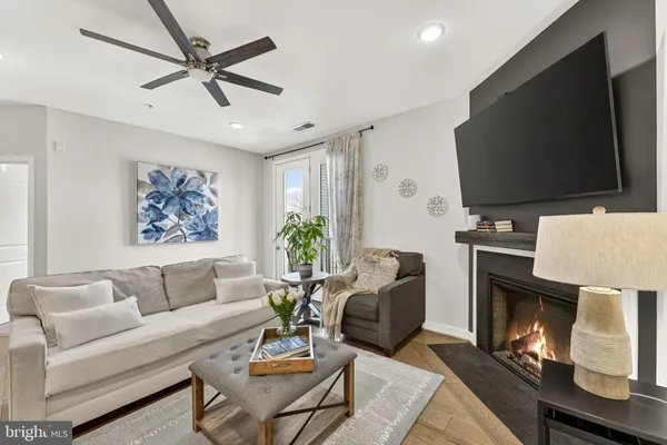 $494,900 | 43095 Wynridge Drive, Unit 307, Broadlands, VA 20148