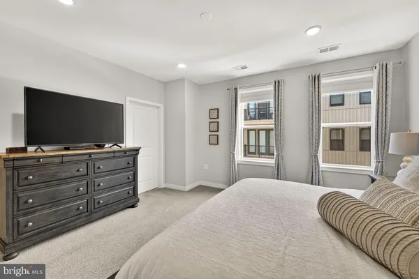 $494,900 | 43095 Wynridge Drive, Unit 307, Broadlands, VA 20148